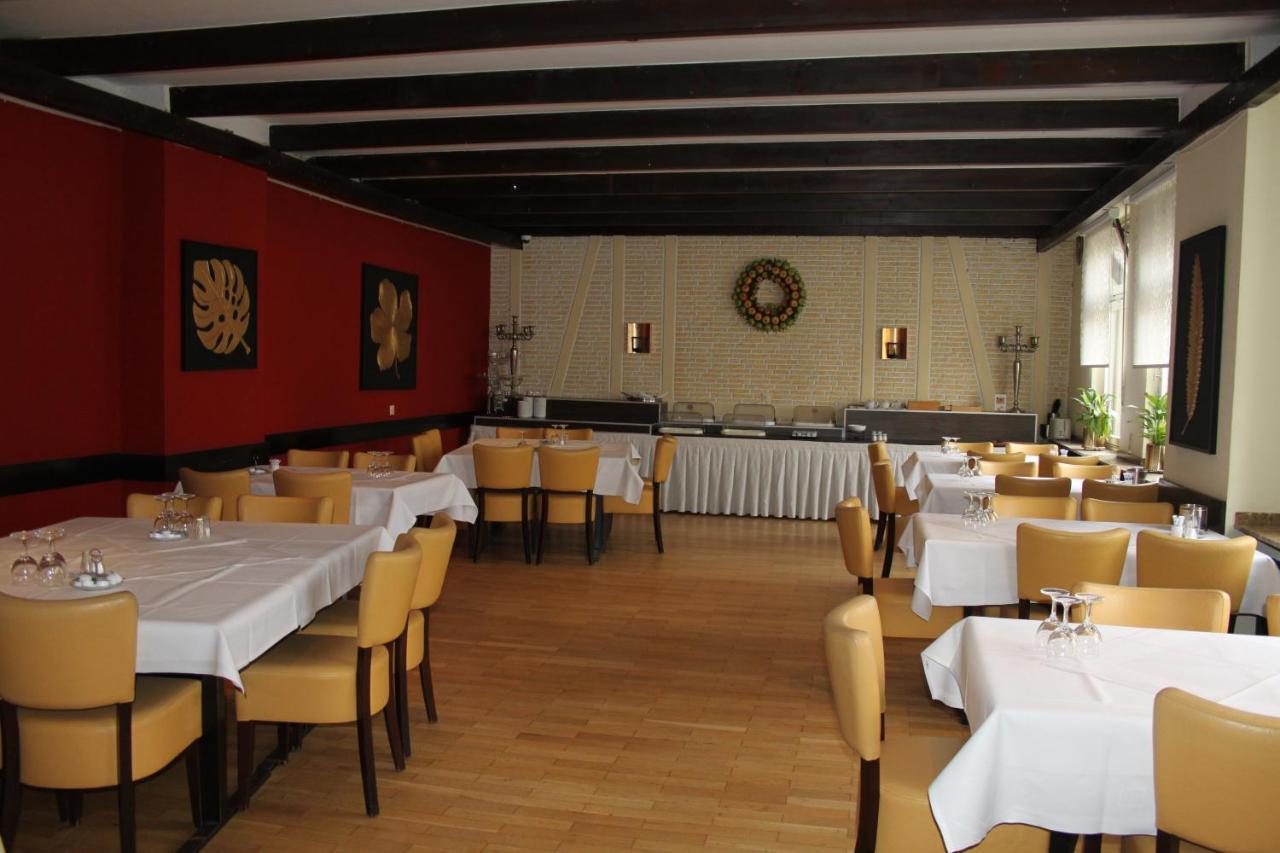 Stadt-Gut-Hotel Zum Rathaus Oberhausen  Esterno foto